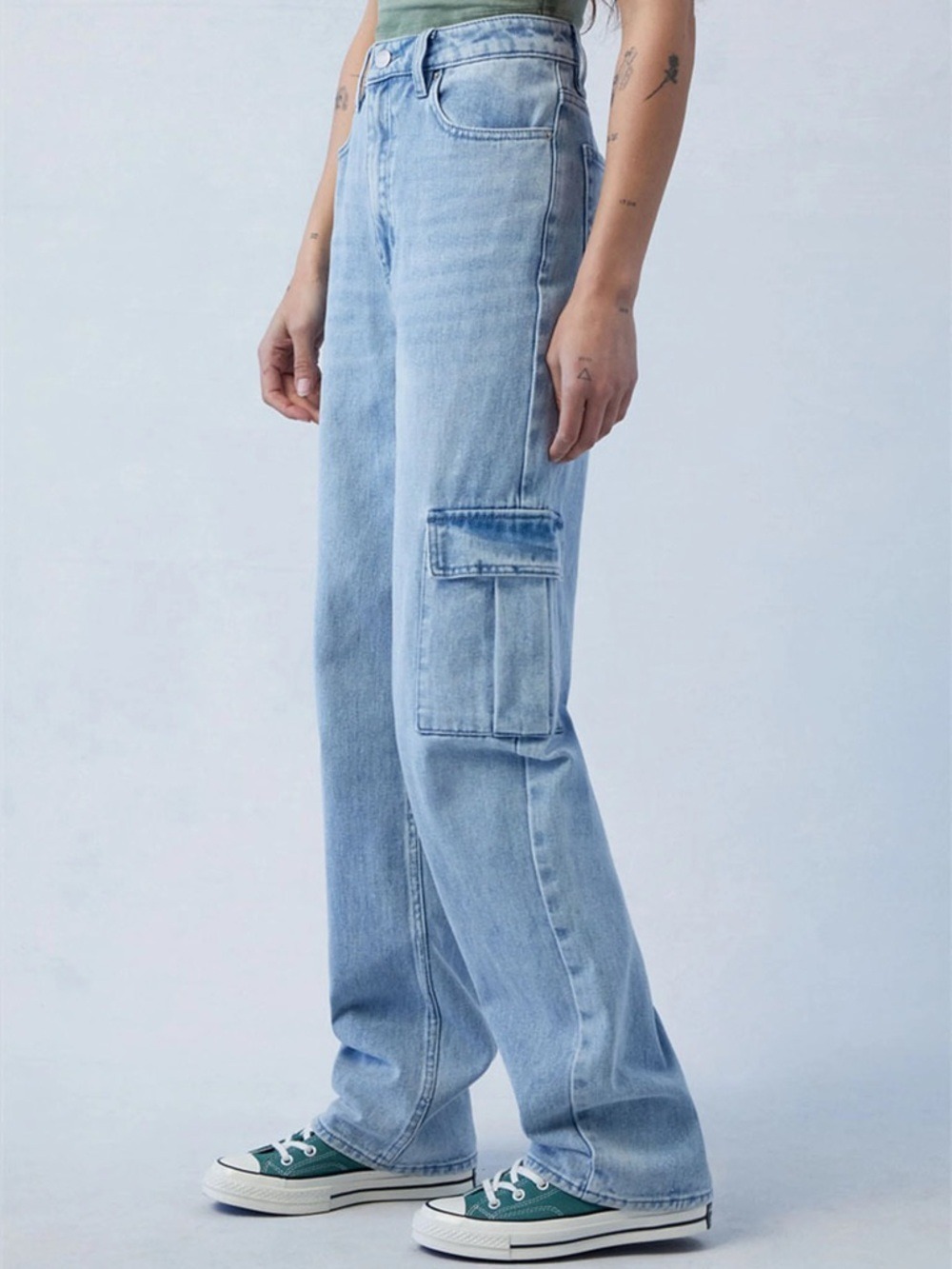 PacSun 90’ boyfriend Light Blue Women's Cargo Jeans - Picture 3 of 8
